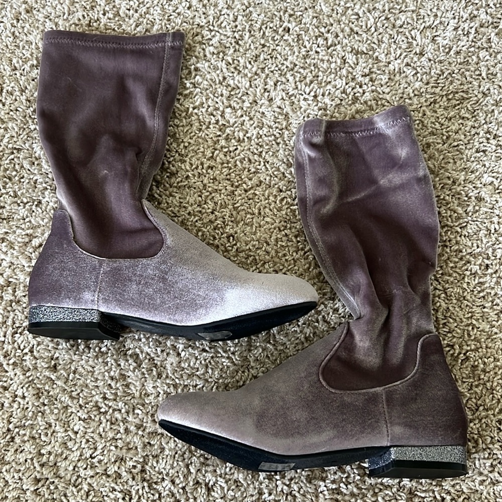 Girls grey boots